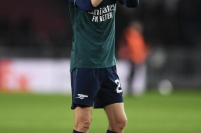 尤文图斯训练开放日；赛前防线松动引欢呼；足总杯在即；赛程密集仍需轮换的简单介绍-ayx